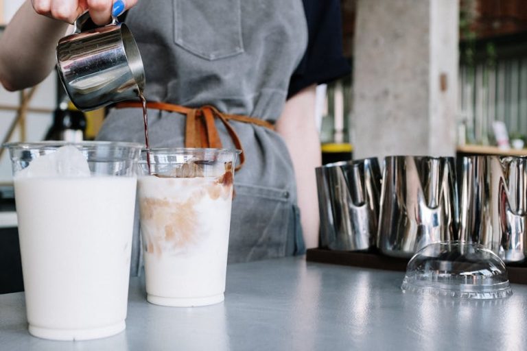 How to make an iced latte without a machine