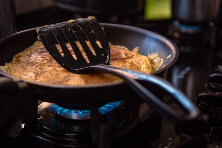 How to make a perfect omelette in a pan