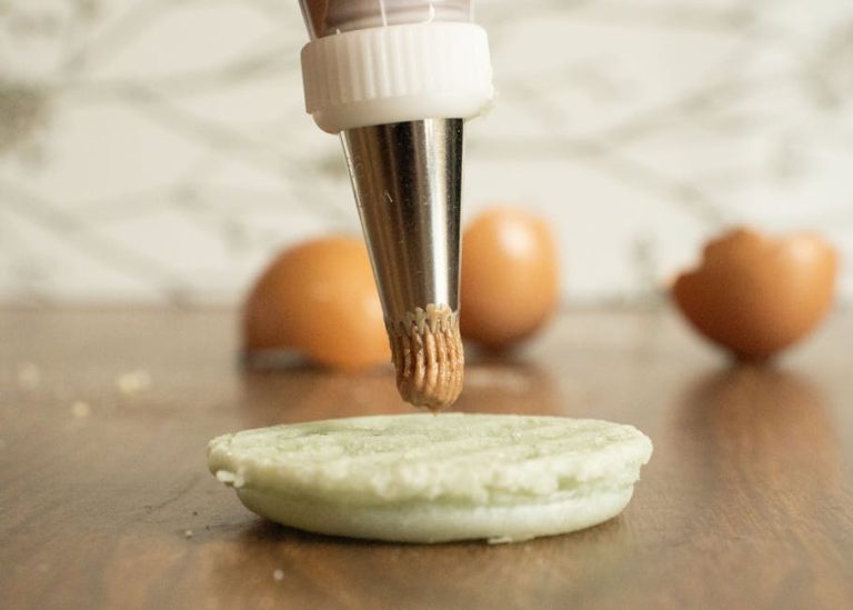 How to make French macarons at home