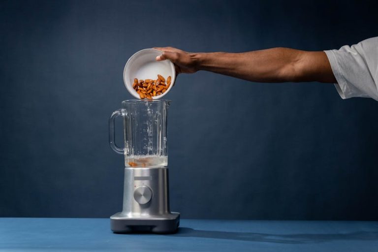 How to make soup in a blender safely