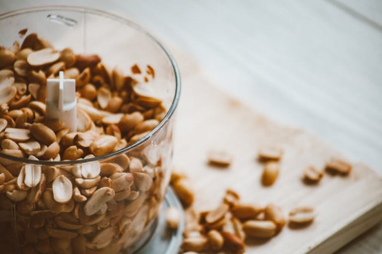 How to make nut butter in a blender