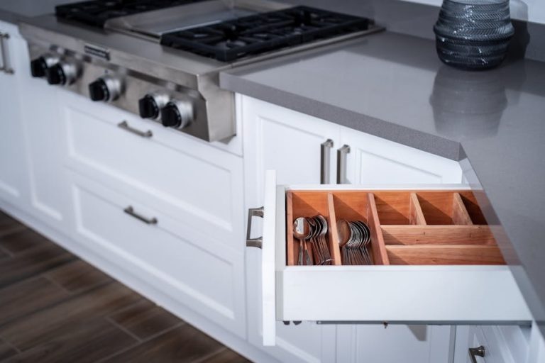 How to organize kitchen drawers and cabinets
