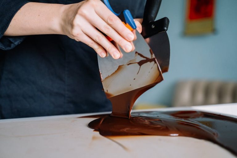 How to temper chocolate at home