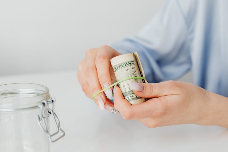 How to use a vacuum sealer to save money