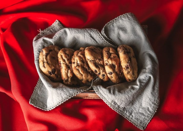 How to make perfect chocolate chip cookies
